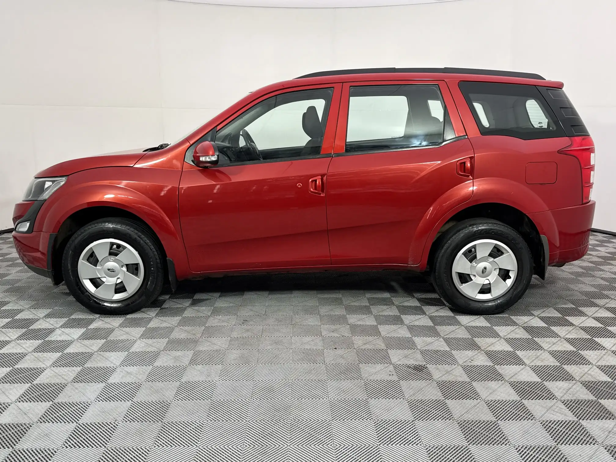 Mahindra XUV