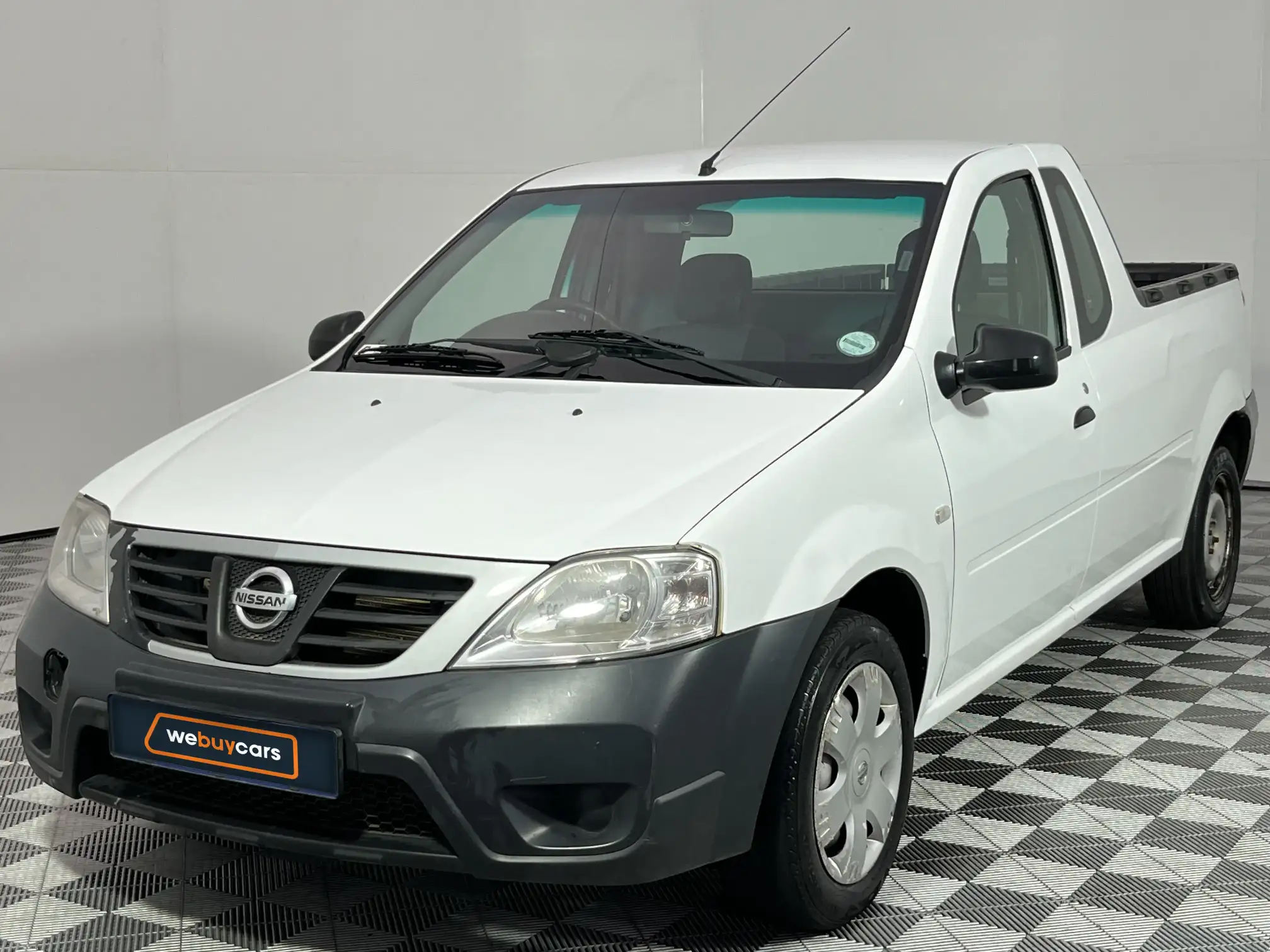 2021 Nissan NP200