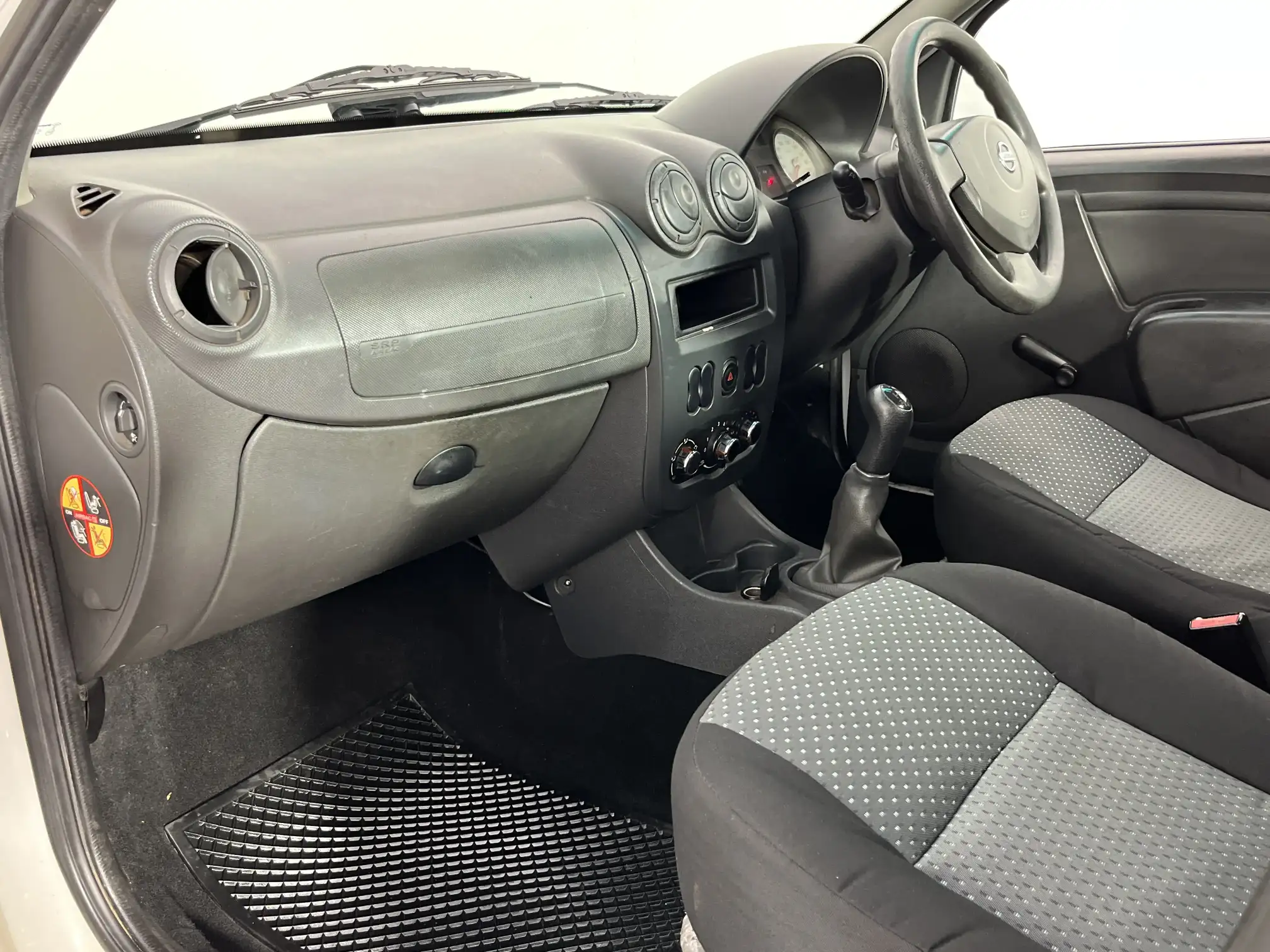 Nissan NP200