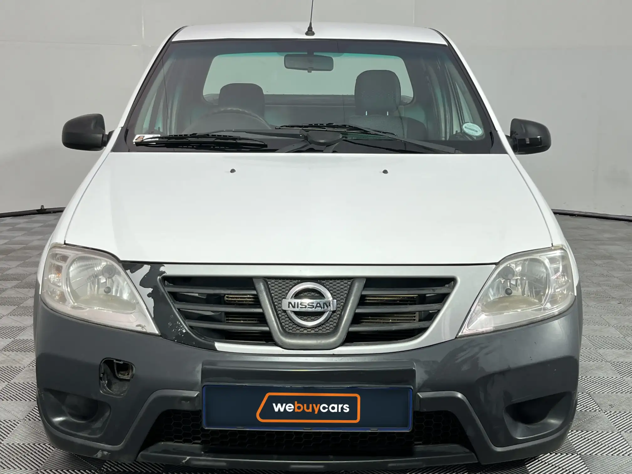Nissan NP200