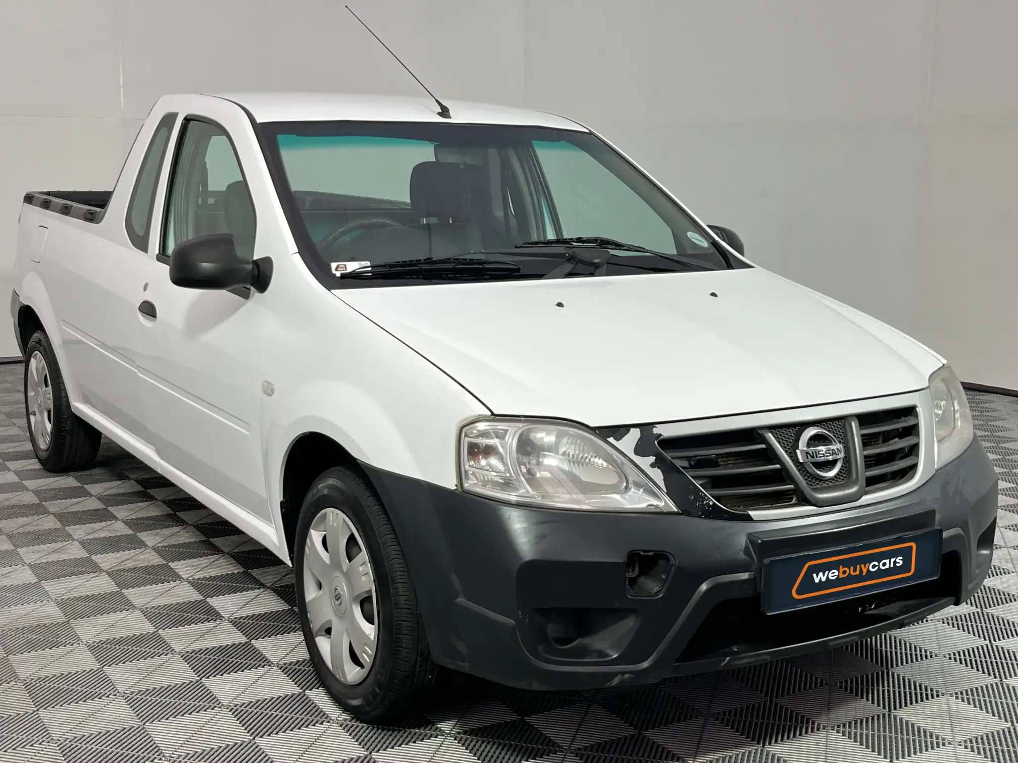 Nissan NP200
