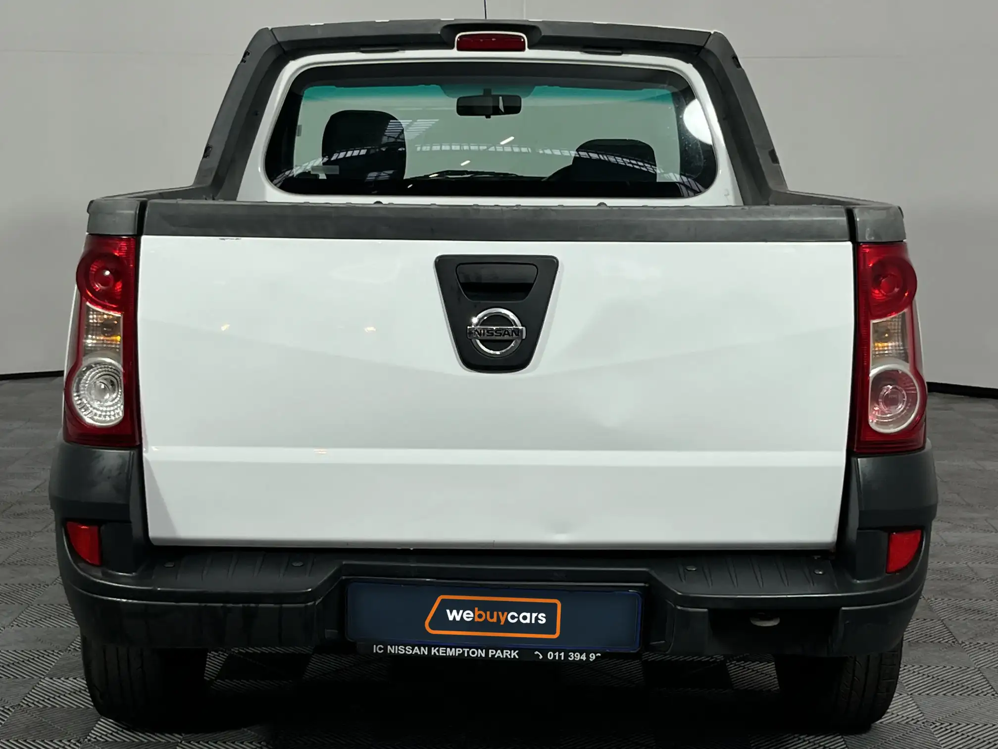 Nissan NP200