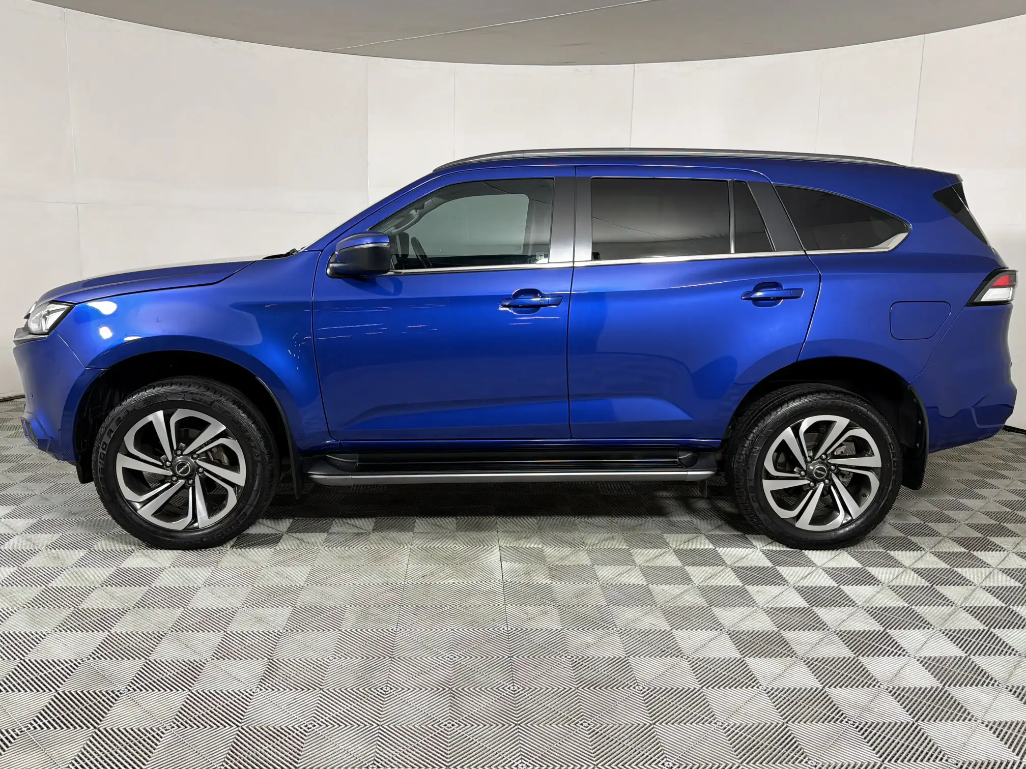 Isuzu MU-X