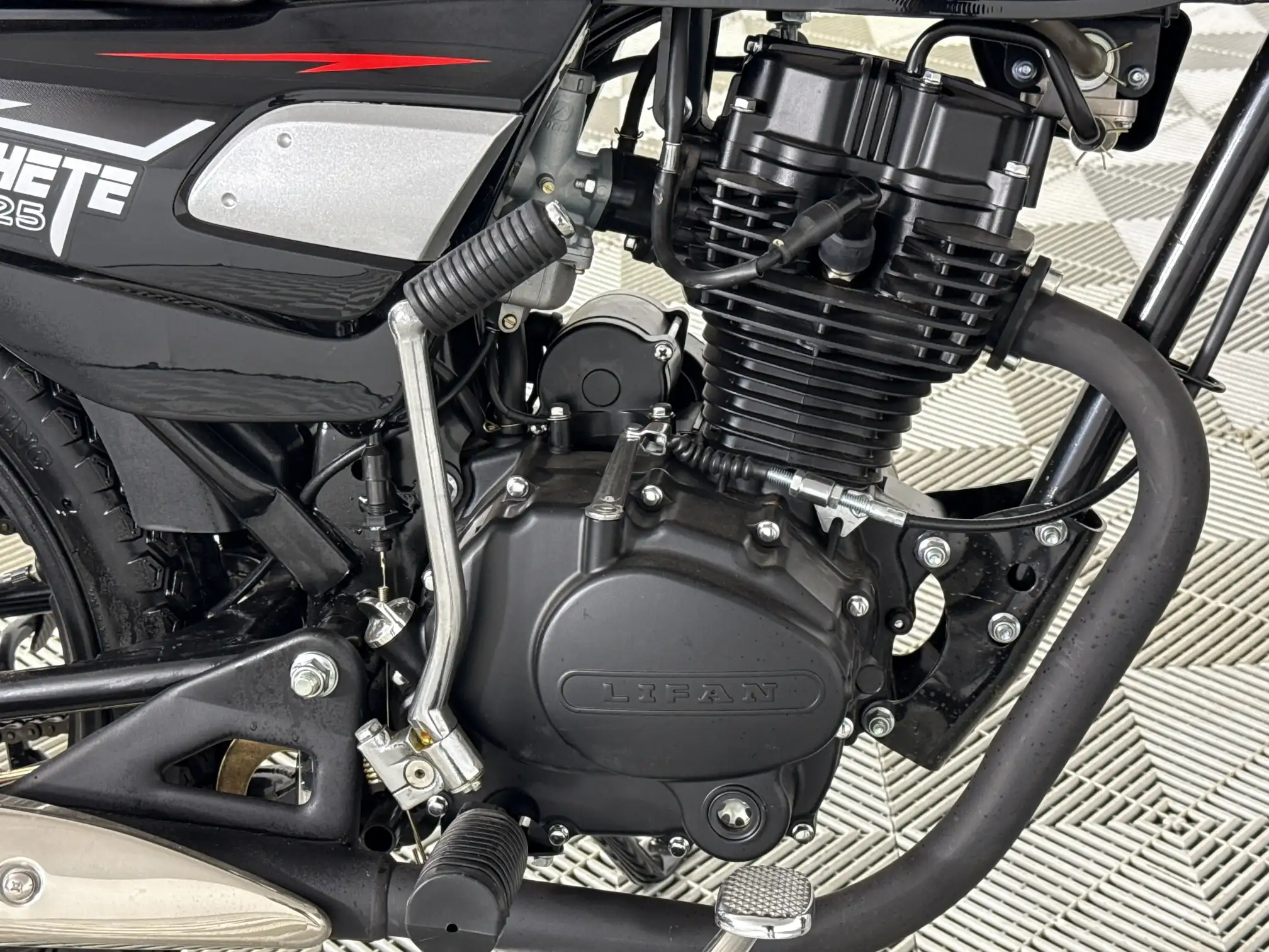 Lifan Machete