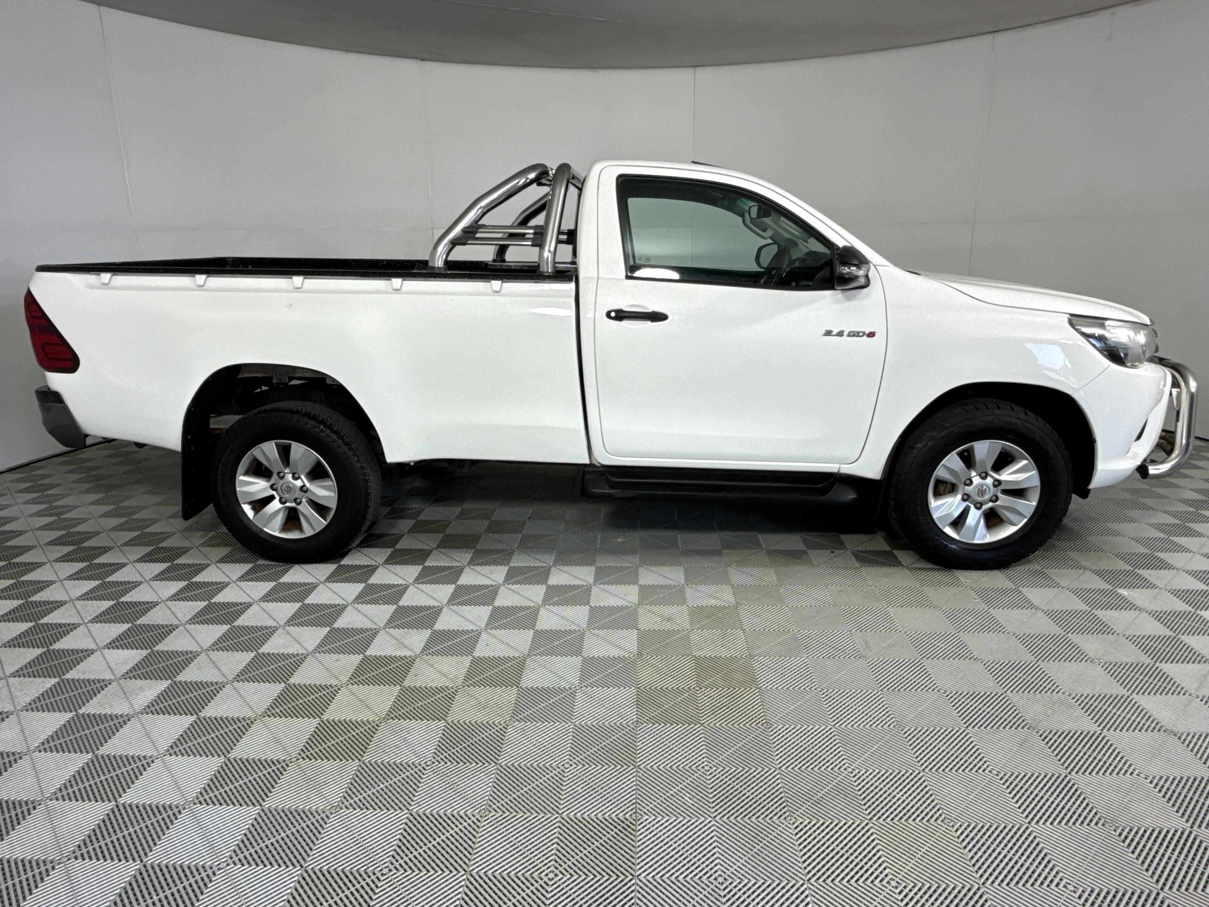 2017 Toyota Hilux 2.4 Gd-6 RB SRX Pick Up Double Cab, photo 4