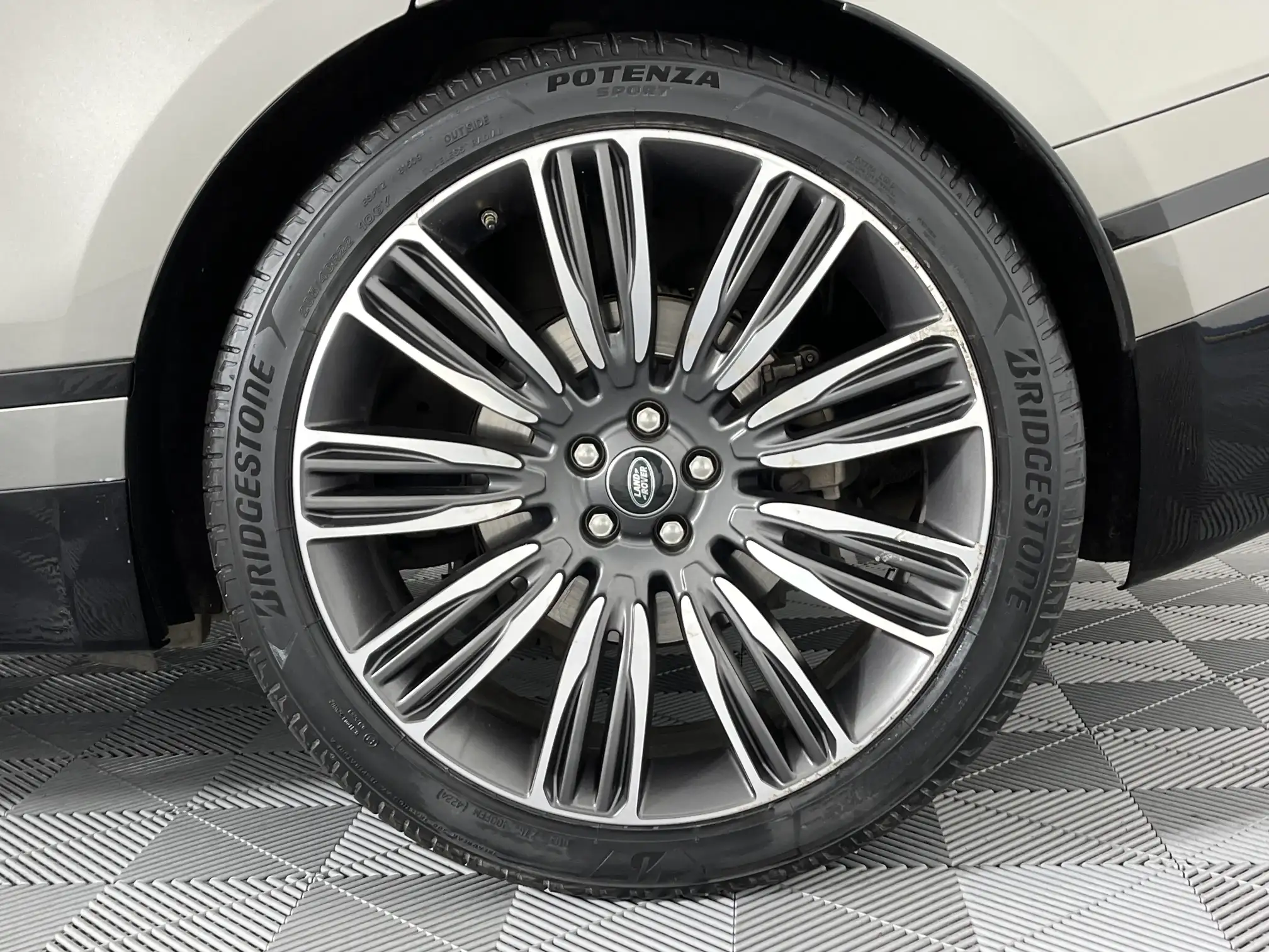 Land Rover Velar