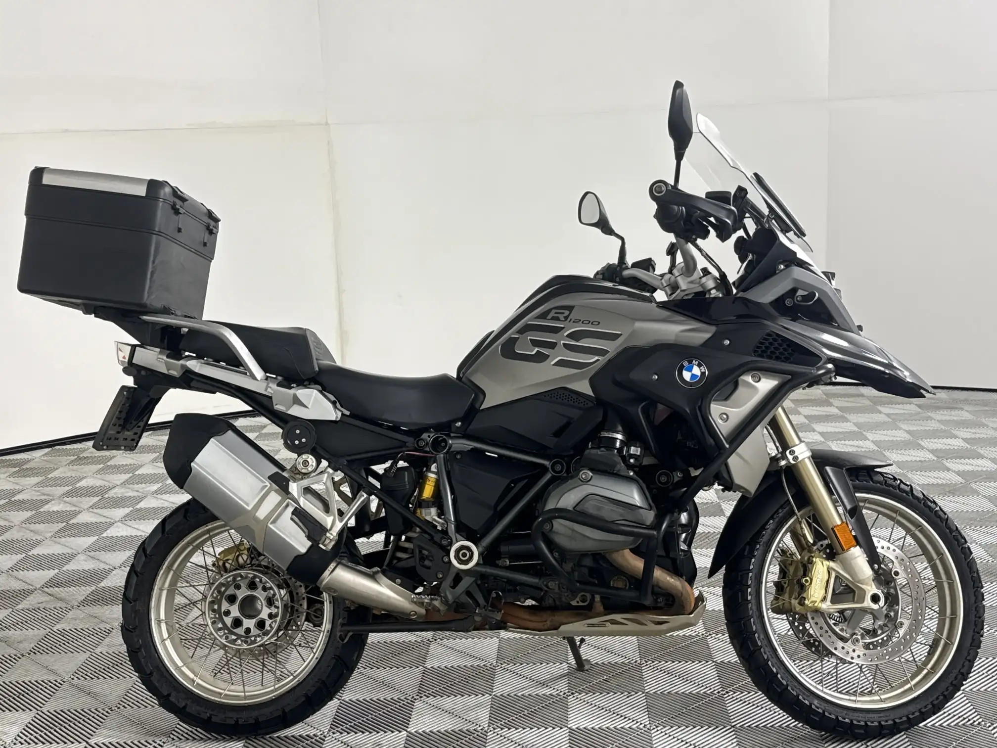 2017 BMW R Series