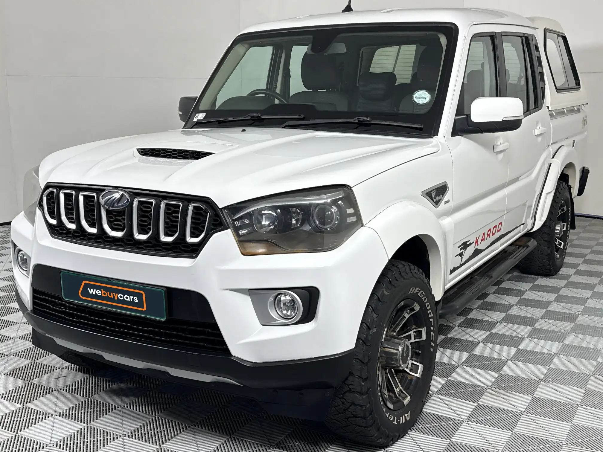 2023 Mahindra PIK UP