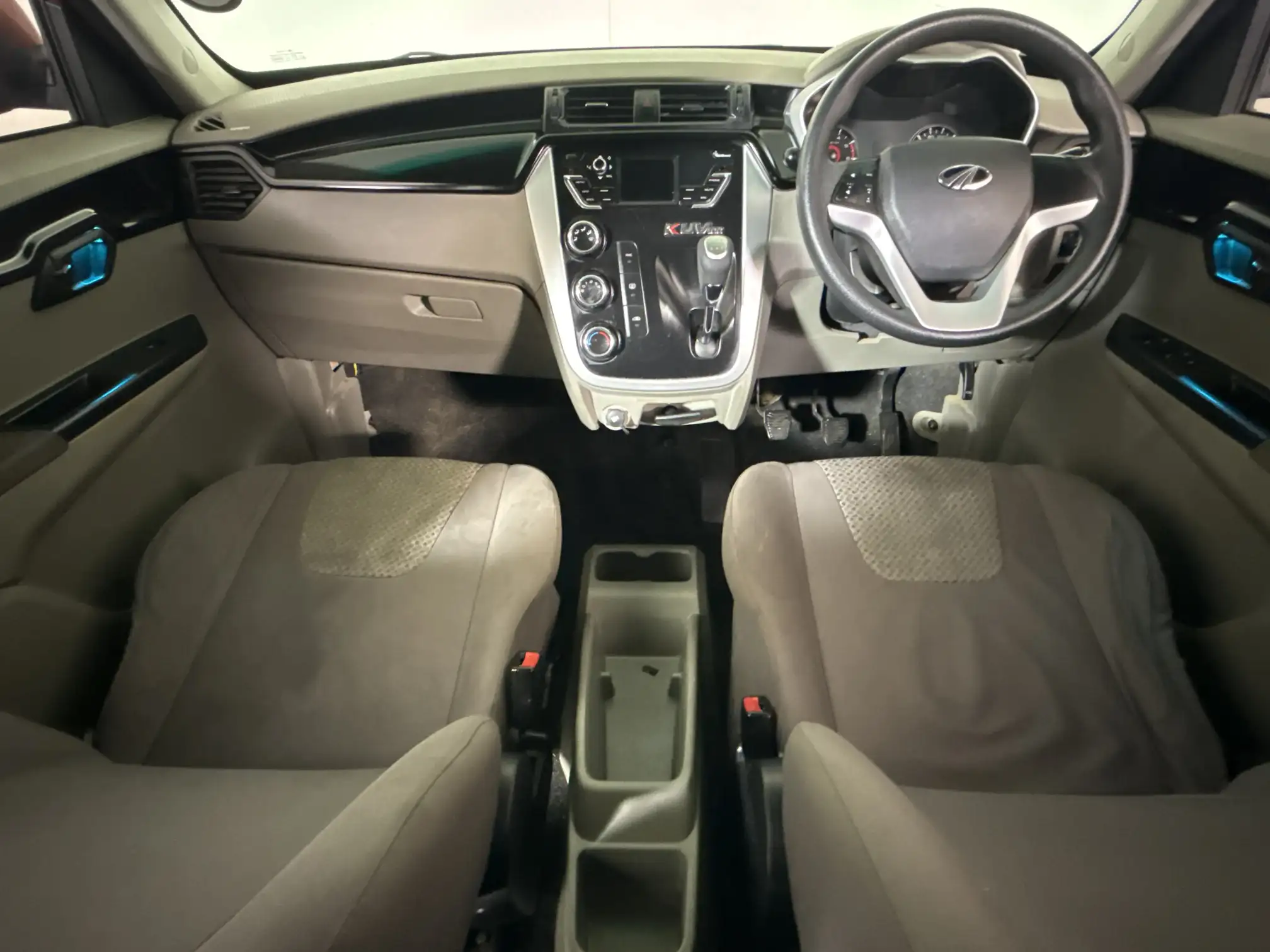 Mahindra KUV 100