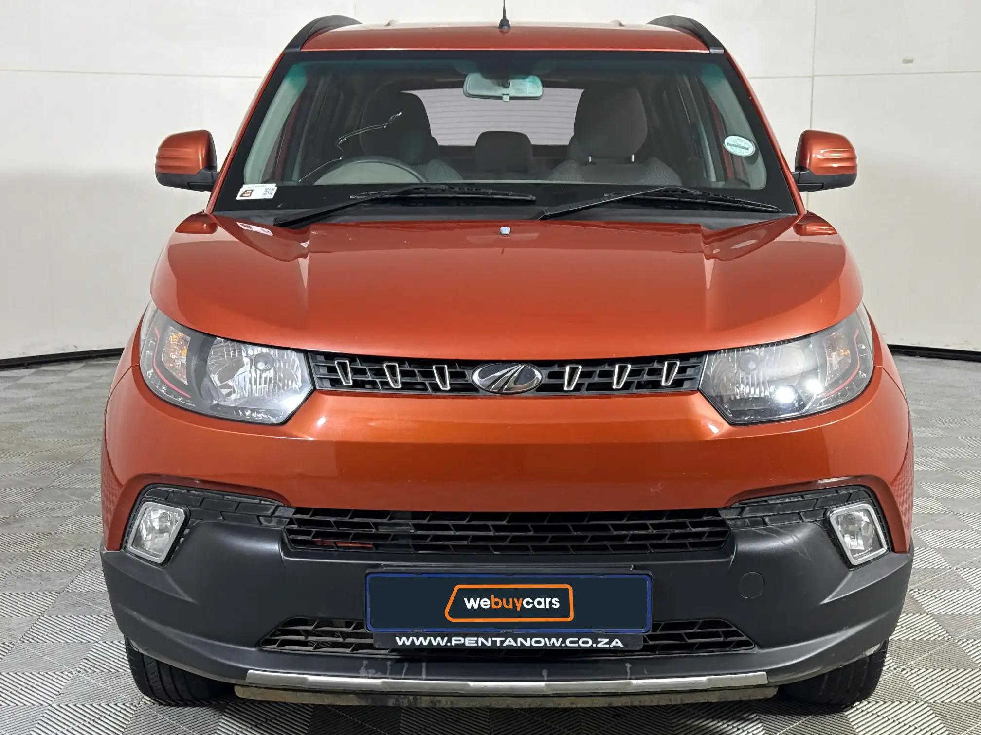 Mahindra KUV 100