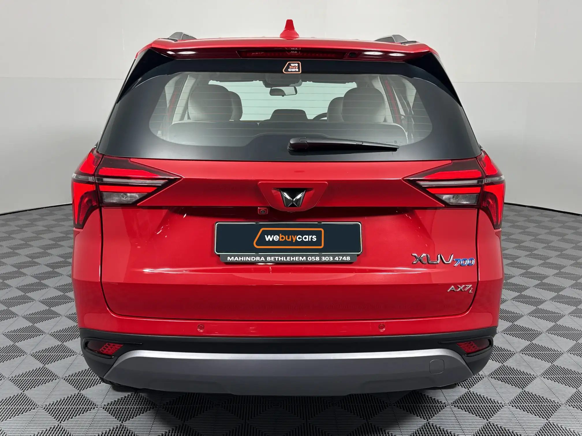Mahindra XUV 700