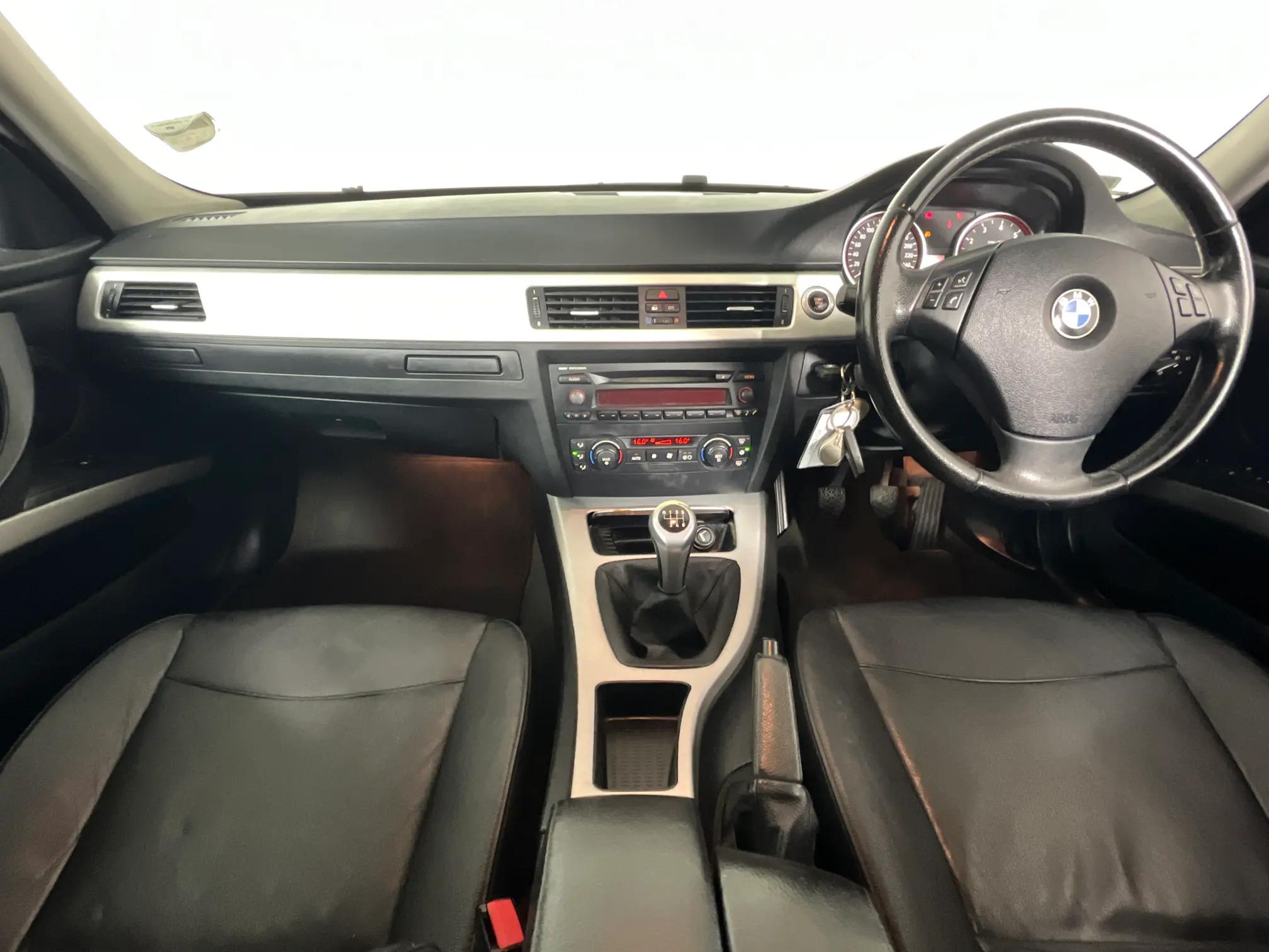 BMW 330i (E90) (190 kW) for sale R 71 900 Carfind.co.za