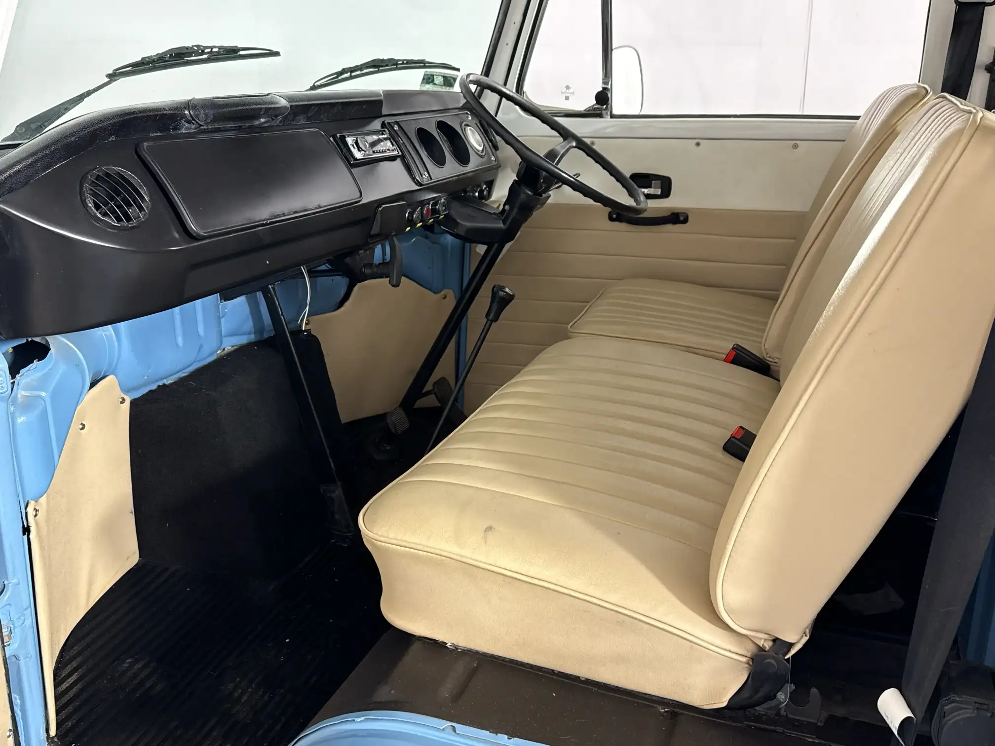 Volkswagen Kombi AND Microbus