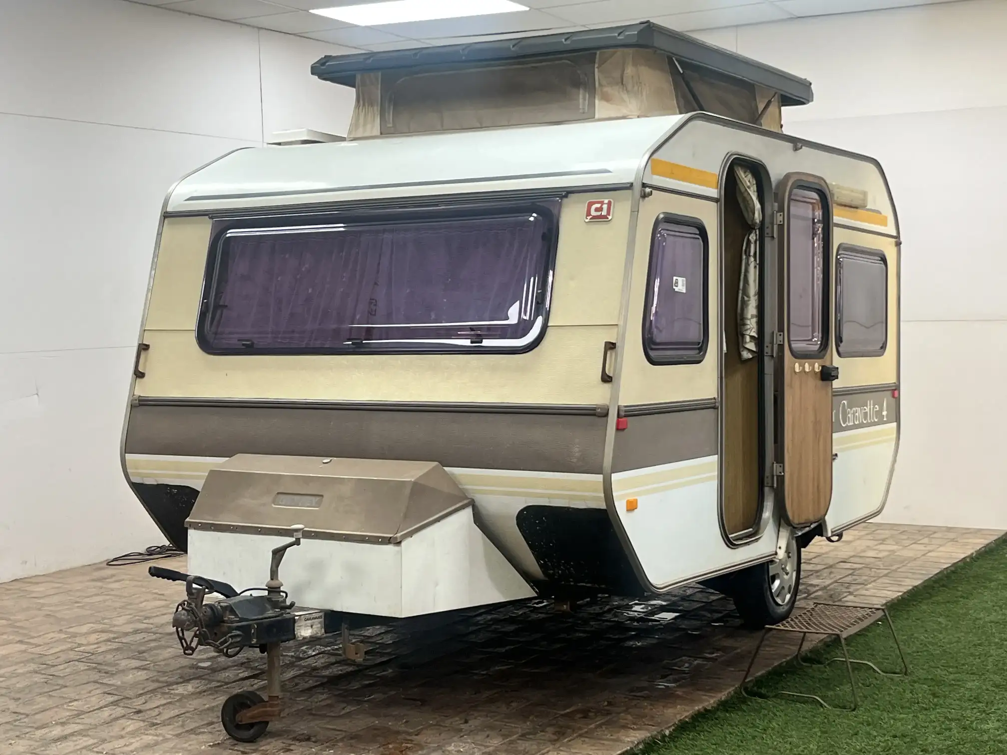 1984 Ci Caravette