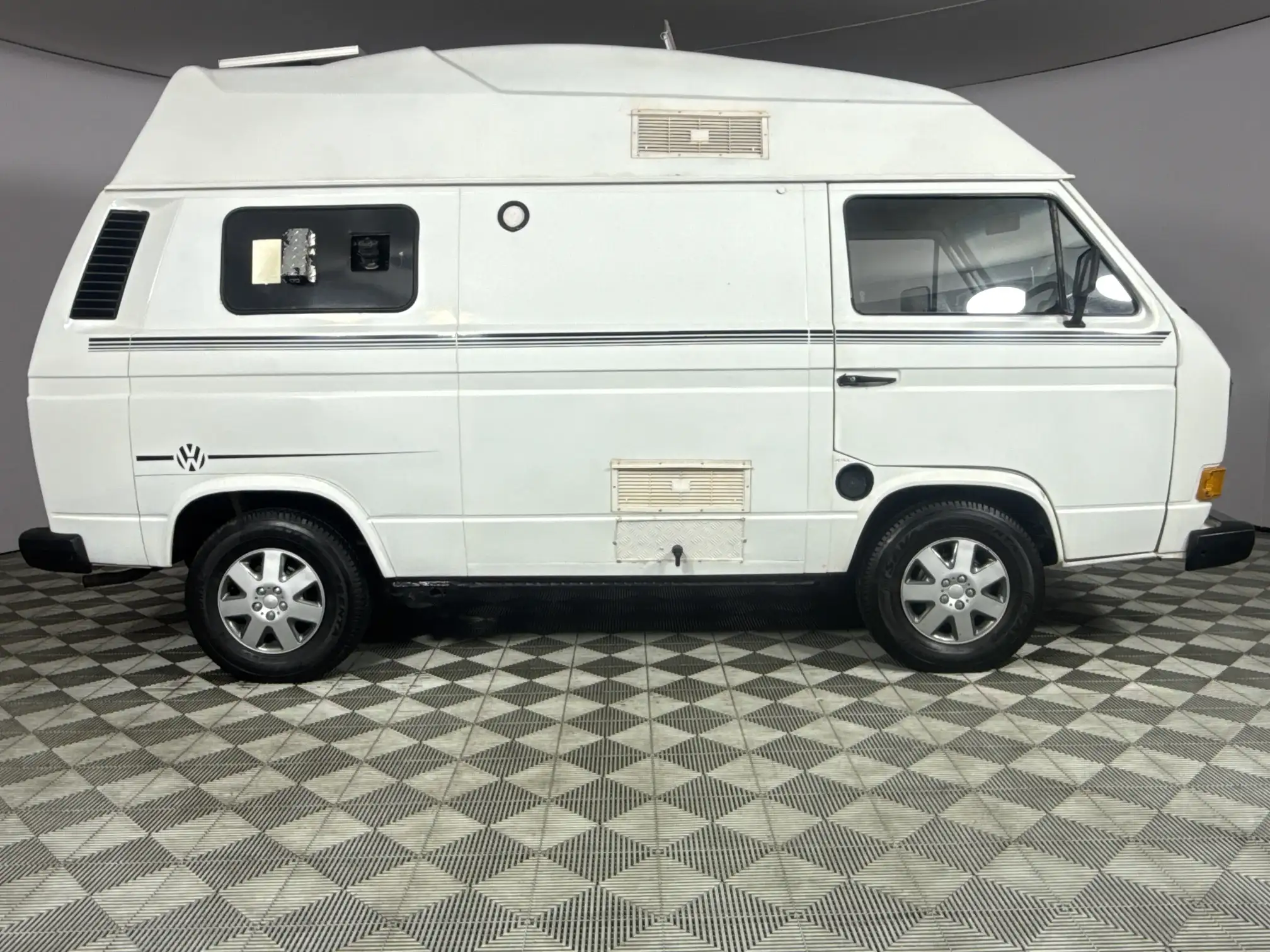 Volkswagen Kombi AND Microbus