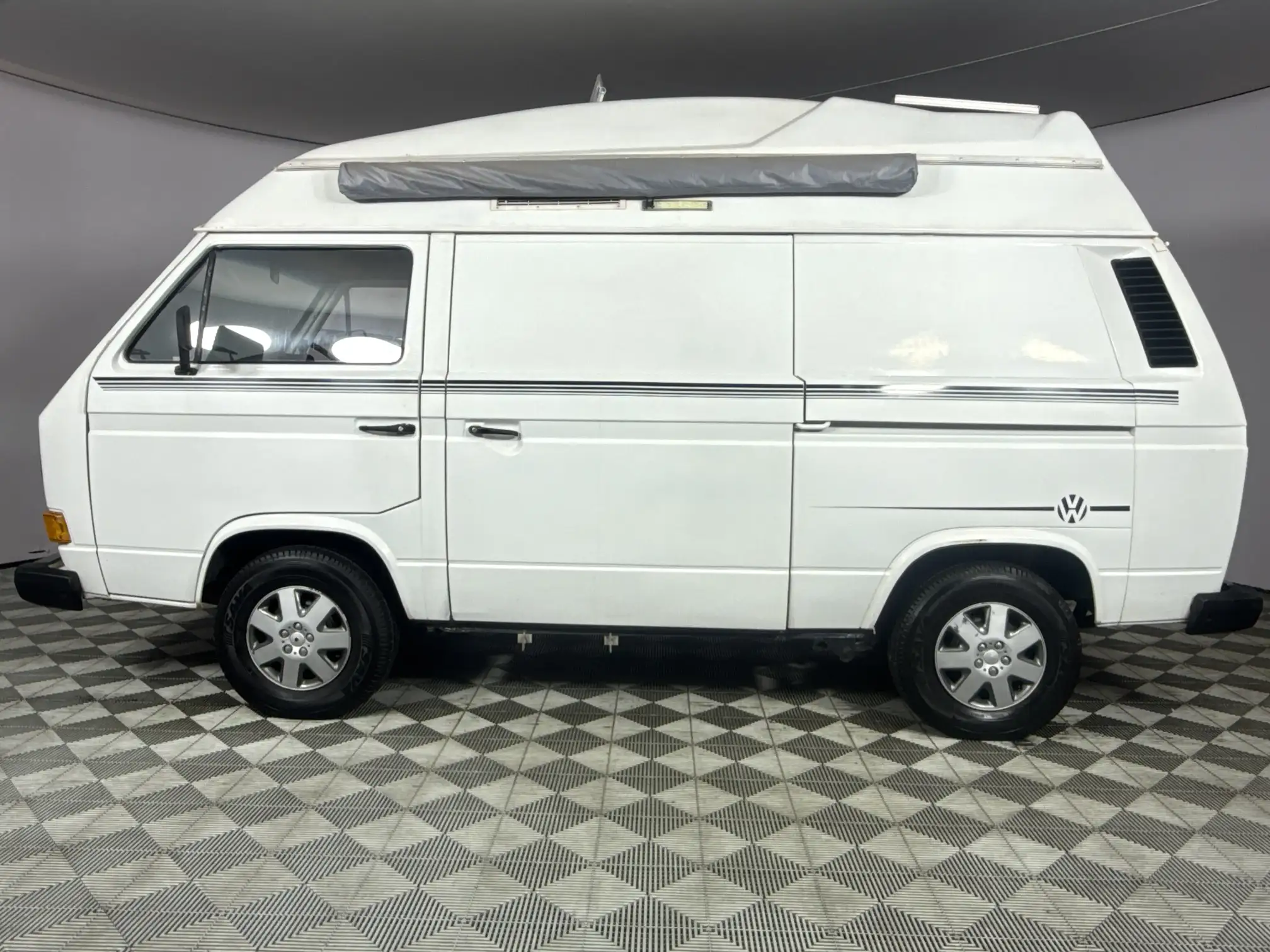 Volkswagen Kombi AND Microbus