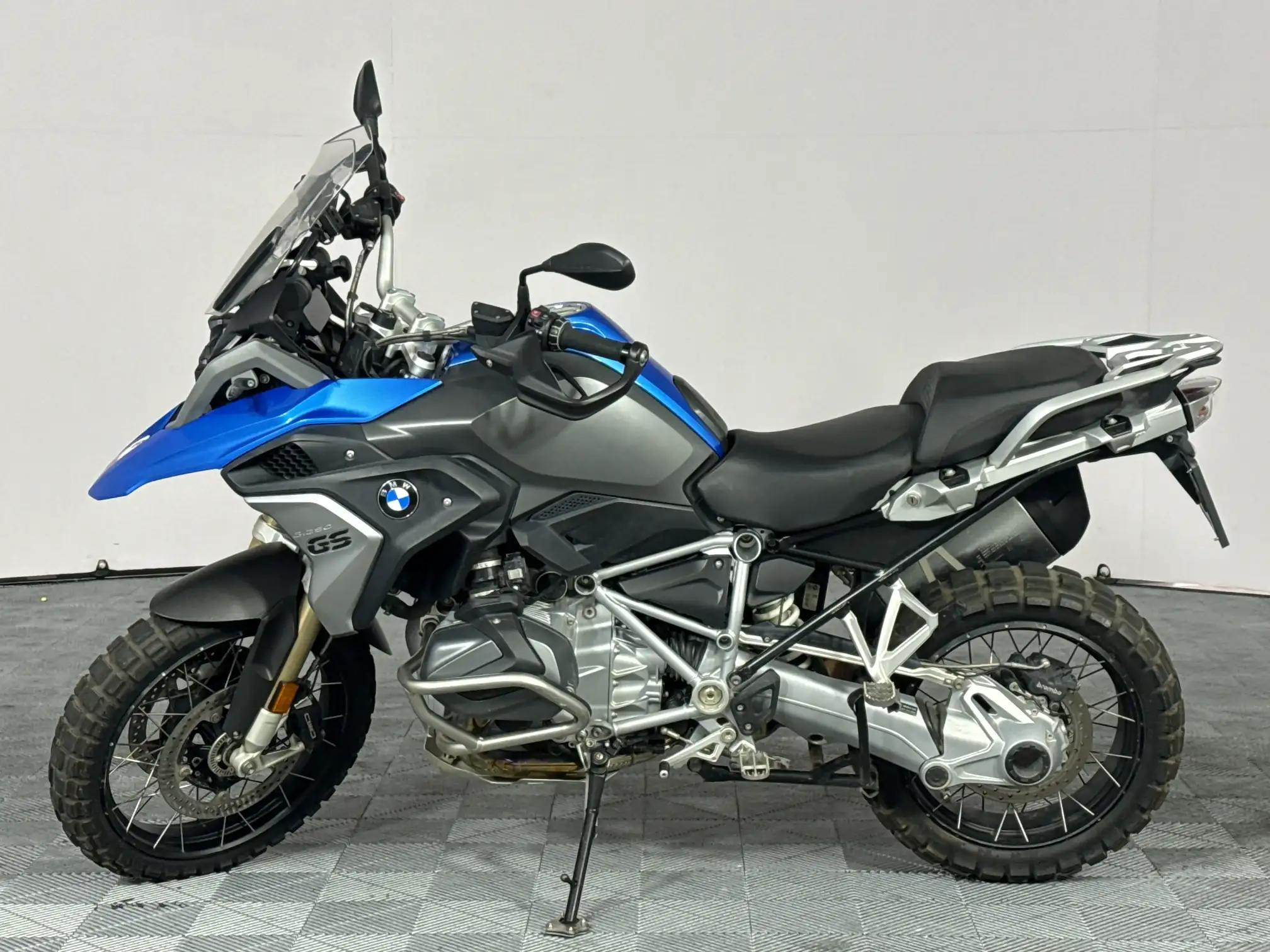 BMW R Series