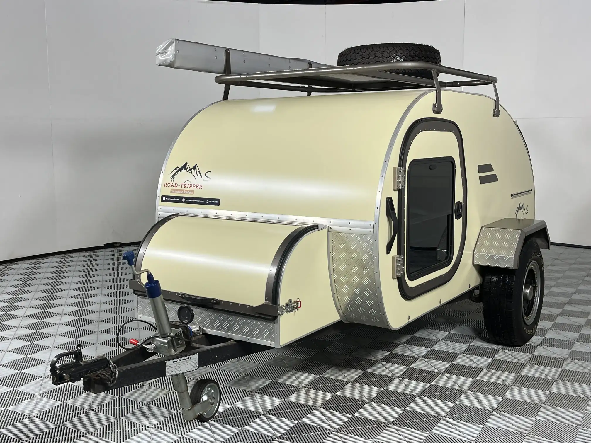 Road-Tipper Teardrop