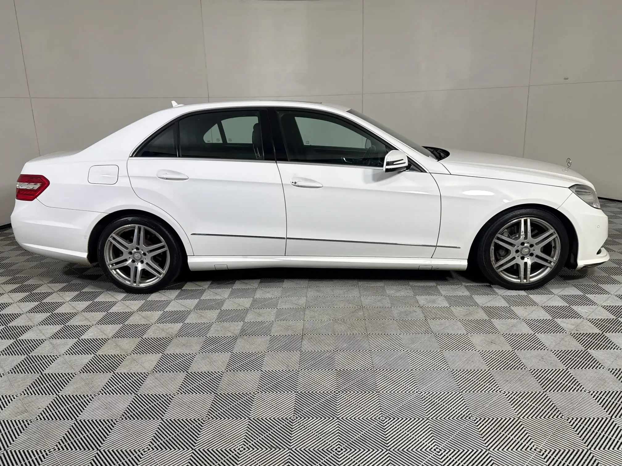 Mercedes-Benz E Class Sedan