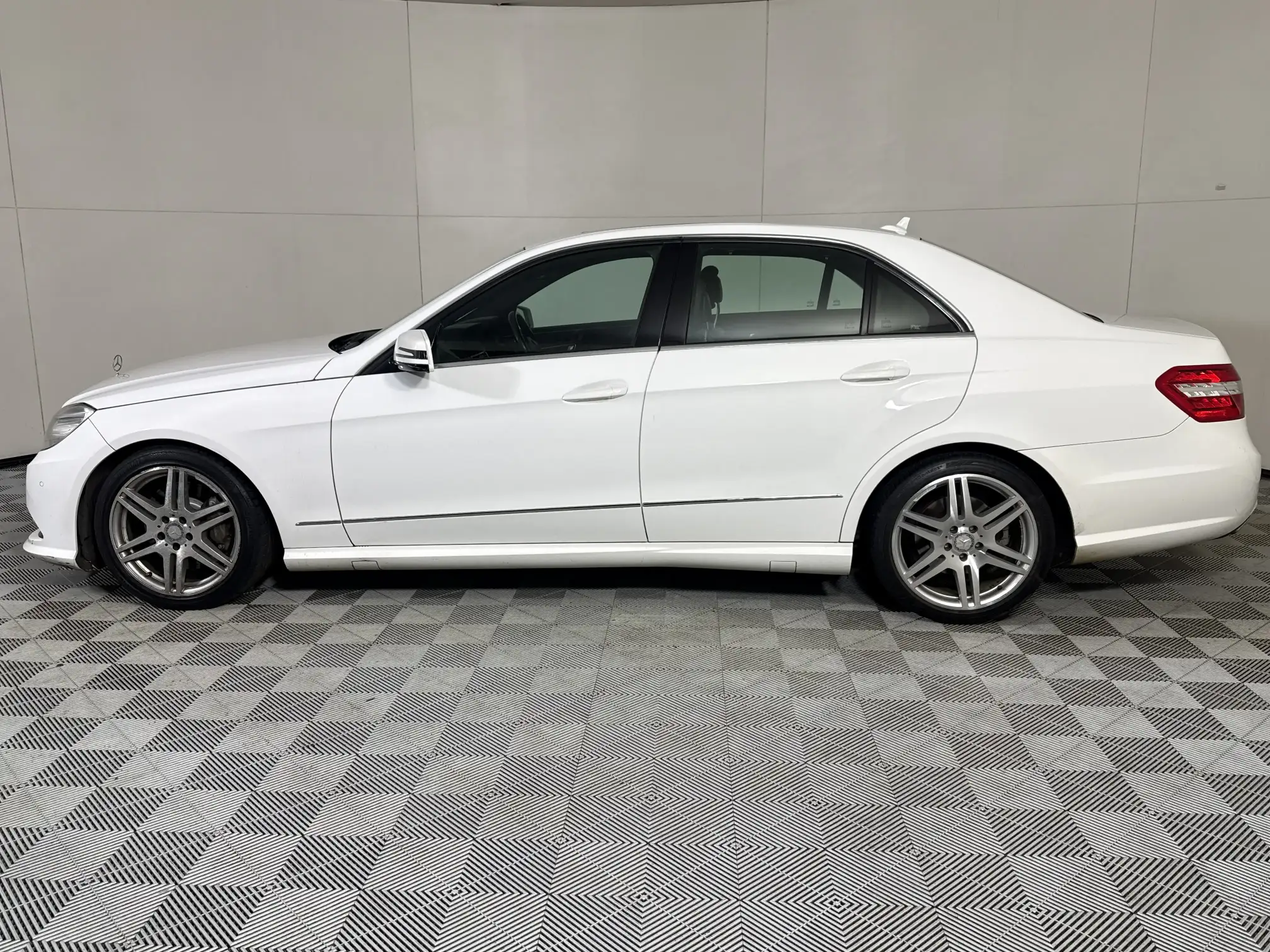 Mercedes-Benz E Class Sedan