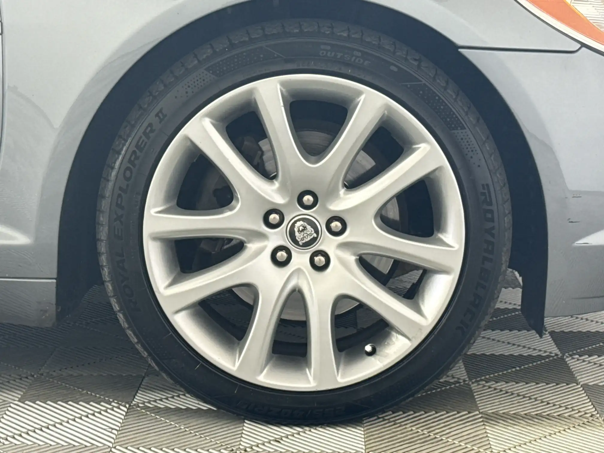 Jaguar XF