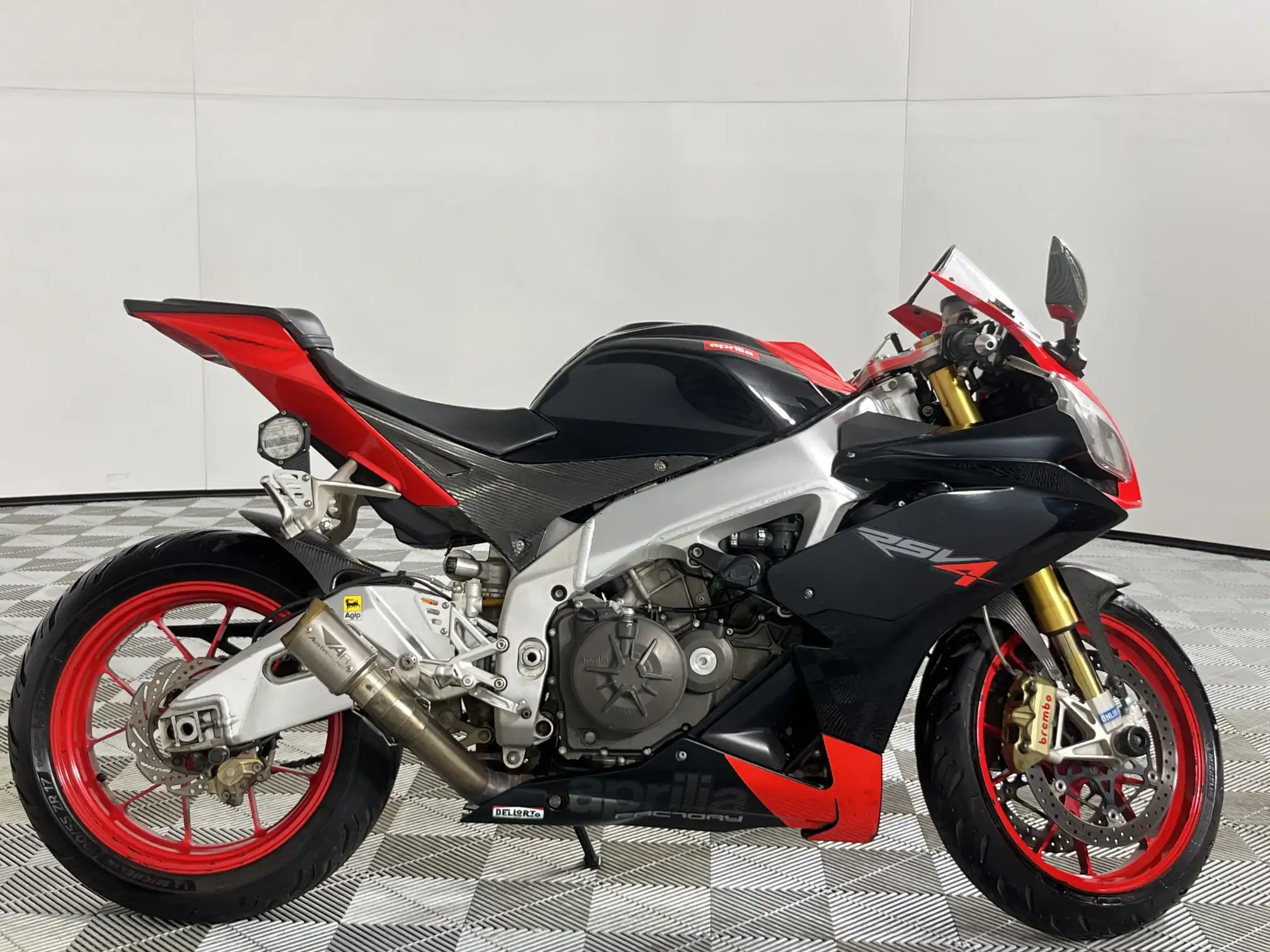 Aprilia Rsv4