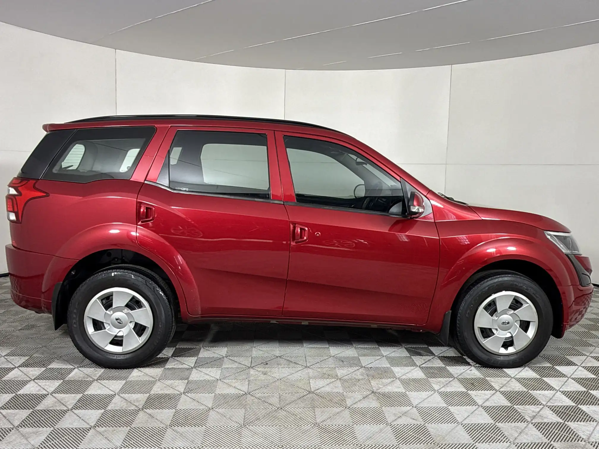 Mahindra XUV