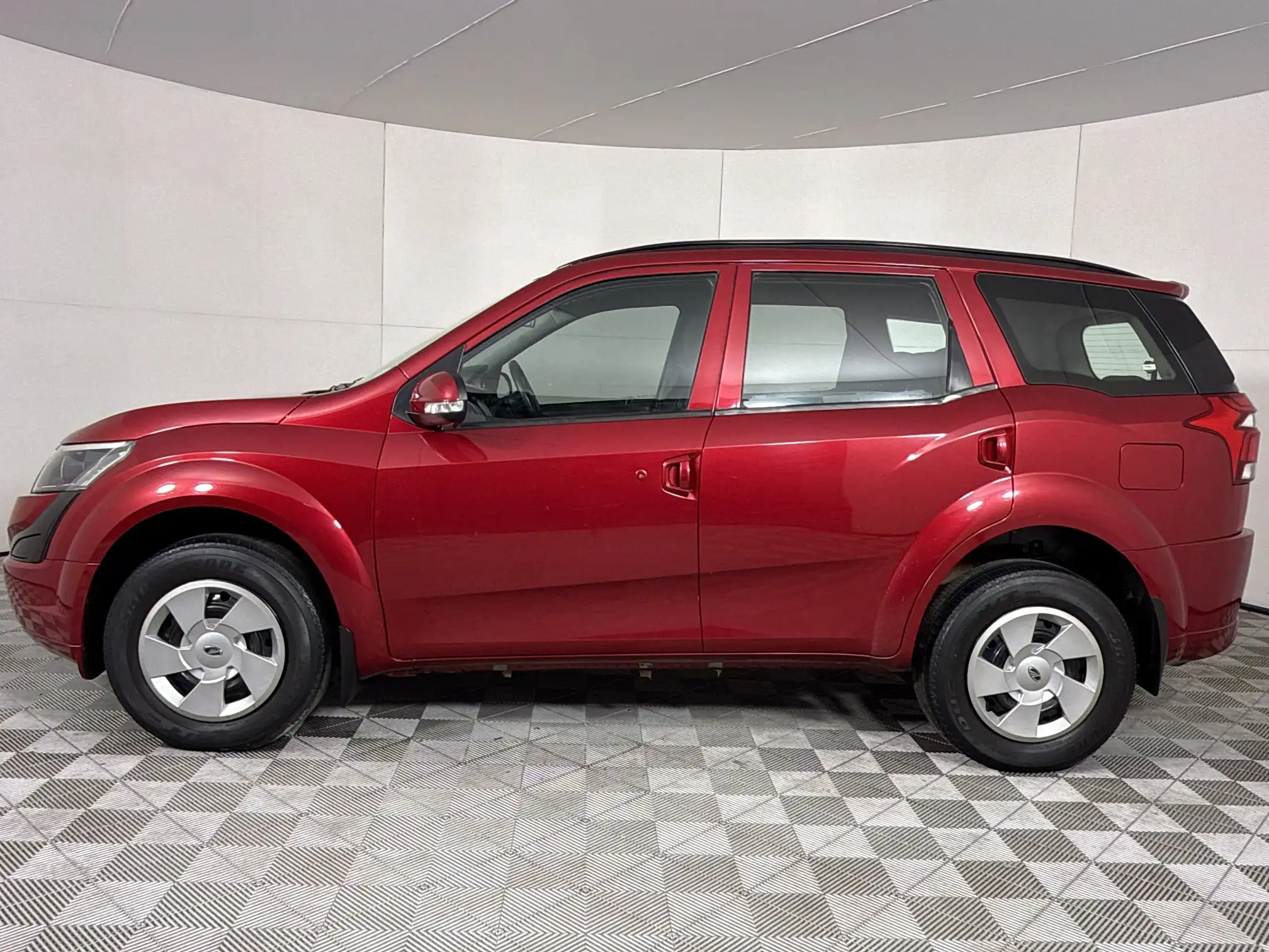 Mahindra XUV